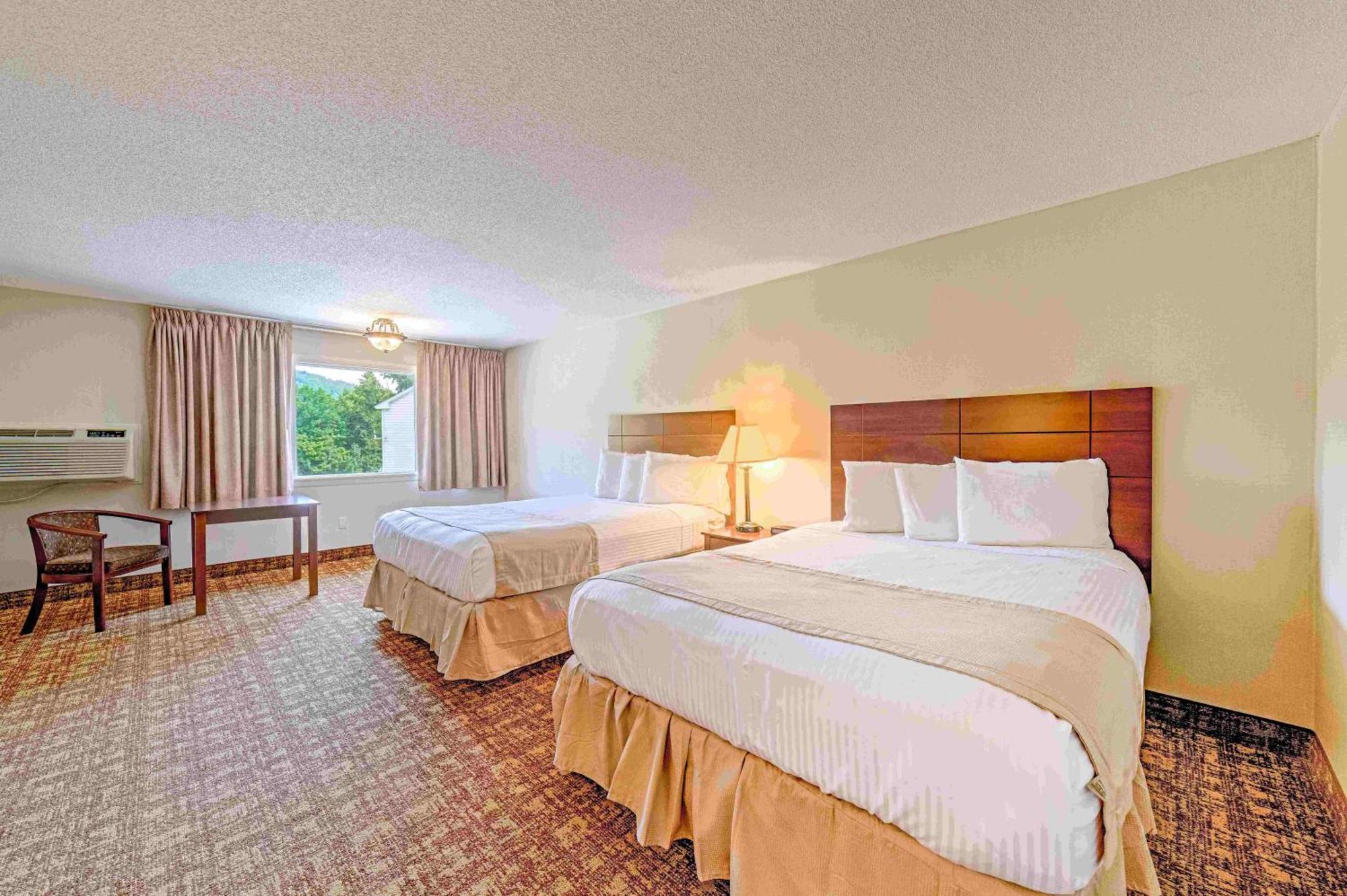 Town & Country Inn & Resort Горем Экстерьер фото