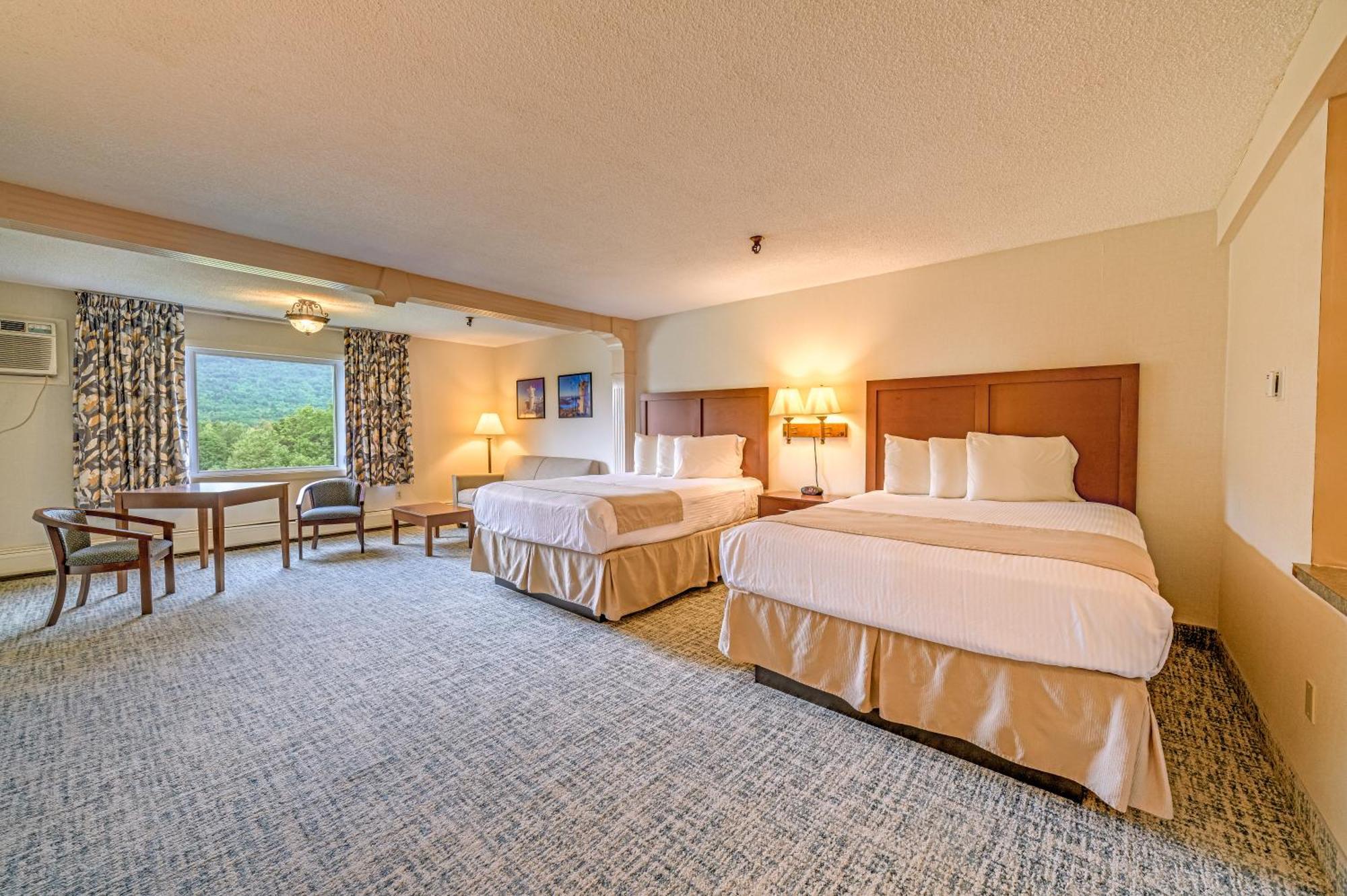 Town & Country Inn & Resort Горем Экстерьер фото